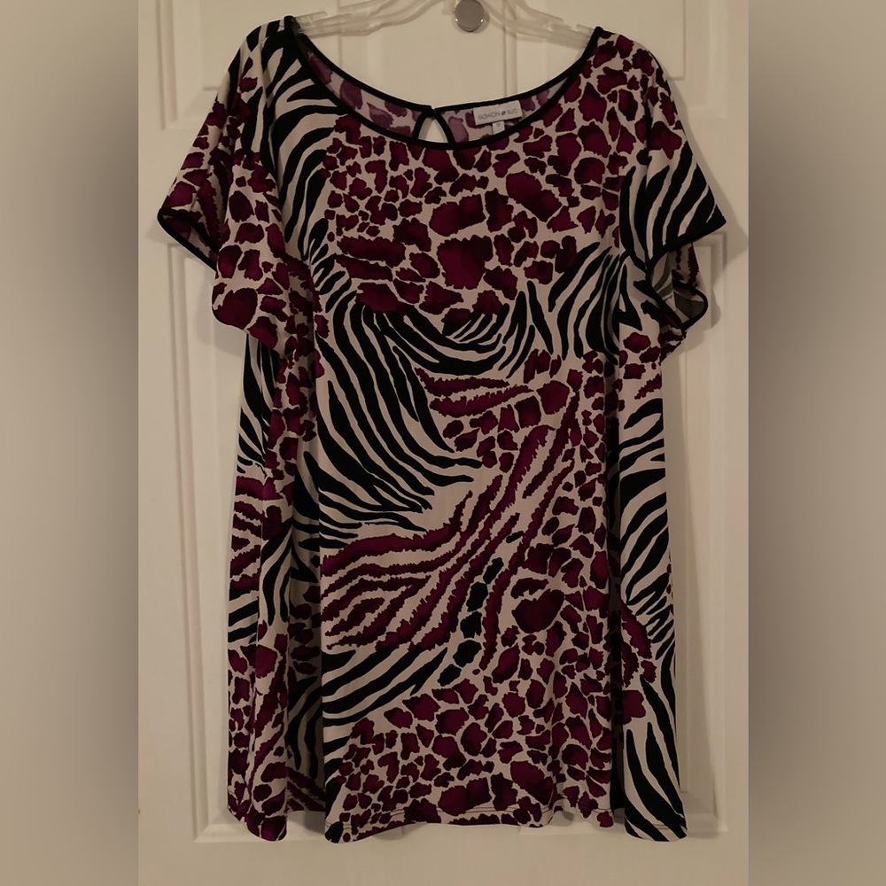 ✨🐯✨Fashion Bug Black and Red Animal Print short sleeve Blouse